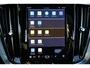 Volvo V60 T6 Recharge AWD Plus Dark - IntelliSafe Assist & Surround - 360º Camera - Harman/Kardon audio - Verwarmde voorstoelen, stuur & achterbank - Parkeersensoren voor & achter - Elektr. bedienb. voorstoelen met geheugen - Elektr. inklapbare trekhaak - 18' LMV