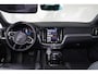 Volvo V60 T6 Recharge AWD Plus Dark - IntelliSafe Assist & Surround - 360º Camera - Harman/Kardon audio - Verwarmde voorstoelen, stuur & achterbank - Parkeersensoren voor & achter - Elektr. bedienb. voorstoelen met geheugen - Elektr. inklapbare trekhaak - 18' LMV