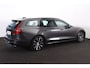 Volvo V60 T6 Recharge AWD Plus Dark - IntelliSafe Assist & Surround - 360º Camera - Harman/Kardon audio - Verwarmde voorstoelen, stuur & achterbank - Parkeersensoren voor & achter - Elektr. bedienb. voorstoelen met geheugen - Elektr. inklapbare trekhaak - 18' LMV