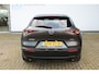 Mazda CX-30 2.0 e-SkyActiv-X M Hybrid Comfort | Incl. 12 maanden Garantie | 360* Camera | Adaptive cruise controle | Lane assist | Stoel/Stuur verwarming | Elektrische kofferbakklep | Dodenhoeksensoren | Keyless start | Head-Up Display | Parkeersensoren V+A | Climate controle | DAB | Navigatie | Set winterbanden met LMV |