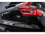 Volvo XC40 T2 Business Pro | Automaat | Panoramadak | Adaptive cruise control | Stoel- en stuurverwarming | Verwarmbare voorruit | Navigatie | Android Auto / Apple Carplay | 19" velgen | Keyless | Achteruitrijcamera |