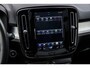 Volvo XC40 T2 Business Pro | Automaat | Panoramadak | Adaptive cruise control | Stoel- en stuurverwarming | Verwarmbare voorruit | Navigatie | Android Auto / Apple Carplay | 19" velgen | Keyless | Achteruitrijcamera |