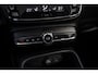 Volvo XC40 T2 Business Pro | Automaat | Panoramadak | Adaptive cruise control | Stoel- en stuurverwarming | Verwarmbare voorruit | Navigatie | Android Auto / Apple Carplay | 19" velgen | Keyless | Achteruitrijcamera |