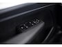 Volvo XC40 T2 Business Pro | Automaat | Panoramadak | Adaptive cruise control | Stoel- en stuurverwarming | Verwarmbare voorruit | Navigatie | Android Auto / Apple Carplay | 19" velgen | Keyless | Achteruitrijcamera |