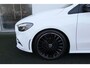 Mercedes-Benz B-klasse 180 Business Solution AMG / Trekhaak afneembaar/ Nightpakket/ Sfeerverlichting/ Camera/ Stoelverwarming/ Carplay