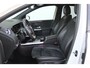 Mercedes-Benz B-klasse 180 Business Solution AMG / Trekhaak afneembaar/ Nightpakket/ Sfeerverlichting/ Camera/ Stoelverwarming/ Carplay