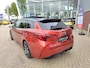 Toyota Corolla Touring Sports Hybrid 180 GR SPORT PLUS NIEUW DIRECT LEVERBAAR! SCHUIFDAK JBL-AUDIO HEAD-UP NAVI STOELVERW NAVI 18'' LM-VELGEN PARK-SENSOREN BLIND SPOT APPLE/ANDROID
