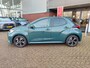 Toyota Yaris 1.5 Hybrid 115 DYNAMIC NIEUW OP VOORRAAD! STOEL/STUURVERW LED KEYLESS PARK-SENSOREN BLIND SPOT NAVI CAMERA AD-CRUISE CLIMA APPLE/ANDROID 16'' LM-VELGEN