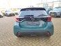 Toyota Yaris 1.5 Hybrid 115 DYNAMIC NIEUW OP VOORRAAD! STOEL/STUURVERW LED KEYLESS PARK-SENSOREN BLIND SPOT NAVI CAMERA AD-CRUISE CLIMA APPLE/ANDROID 16'' LM-VELGEN