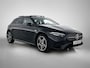 Mercedes-Benz A-klasse 250 e Business Solution AMG | Nightpakket | Parkeerpakket met achteruitrijcamera | KEYLESS GO | Sfeerverlichting | MULTIBEAM LED | Stoelverwarming voor | Spiegelpakket |