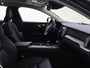 Volvo V60 Cross Country B5 AWD PRO | Massage | Trekhaak | Bowers&Wilkins | Panoramadak |