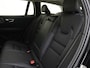 Volvo V60 Cross Country B5 AWD PRO | Massage | Trekhaak | Bowers&Wilkins | Panoramadak |