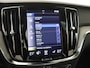 Volvo V60 Cross Country B5 AWD PRO | Massage | Trekhaak | Bowers&Wilkins | Panoramadak |