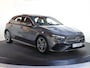 Mercedes-Benz A-klasse 180 Business Solution AMG | Panoramaschuifdak | Stoelverwarming | Achteruitrijcamera |  MULTIBEAM LED |
