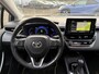 Toyota Corolla 1.8 Hybrid Executive **NAVIGATIE/ STOELVERWARMING VOOR EN ACHTER/ TREKHAAK/ LEDER/ DODEHOEK DETECTIE/ GARANTIE**