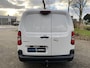 Opel Combo-e Electric L2 50 kWh 136pk | 8 jaar garantie | 0% financial lease | 3-zits | NAVI | Multimedia | Apple Carplay | Android Auto | Achteruitrijcamera | Parkeersensoren voor en achter | Dode hoek detectie | Surround view | Inklapbare spiegels | Licht- en regensensor | Digital cockpit | Stuurwielbediening | Mistlampen | van €31.858 voor €30.495