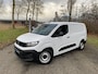 Opel Combo-e Electric L2 50 kWh 136pk | 8 jaar garantie | 0% financial lease | 3-zits | NAVI | Multimedia | Apple Carplay | Android Auto | Achteruitrijcamera | Parkeersensoren voor en achter | Dode hoek detectie | Surround view | Inklapbare spiegels | Licht- en regensensor | Digital cockpit | Stuurwielbediening | Mistlampen | van €31.858 voor €30.495