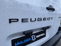 Peugeot e-Partner L1 50 kWh 136pk | 8 jaar garantie | 0% financial lease | NAVI | Multimedia | Apple Carplay | Android Auto | Achteruitrijcamera | Parkeersensoren voor en achter | Dode hoek detectie | Surround view | Licht- en regensensor | Mistlampen | Stuurwielbediening | Digital cockpit | Bestuurdersstoel comfort | Reservewiel | van €30.679,21 voor €29.395