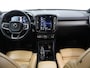 Volvo XC40 2.0 T4 Inscription | Elektr. Trekhaak | Panoramadak| Stuur/Stoel/Achterbankverwarming | Navigatie | Carplay | Keyless Go | Parkeercamera 360° | Elektr. Achterklep |