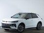 Volkswagen T-Roc Life First Edition 1.5 eTSI 116 PK | Trekhaak | Stuur & Stoelverwarming | Achteruitrijcamera |