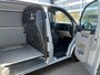 Volkswagen Transporter 2.0 TSI L2H1 Benzine Dubbele Schuifdeur Airco Cruise controle Bpm vrij Trekhaak Klep achter Omvormer Kastinrichting Standkachel Euro 6 Benzine Ideaal voor ombouw naar Camper !!