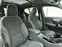 Volvo EX40 Extended Range Ultra / 20'' / Trekhaak / Nubuck / Panoramadak / 360 Camera / El. Stoelen / Stoel + Stuurw. Verwarming / H&K Audio / El. Achterklep /