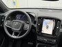 Volvo EX40 Single Motor Extended Range Ultra Black Ed. 82 kWh | Demo Deal | Panoramadak | Elektrisch verstelbare voorstoelen | Climate Pack | Driver Assist Pack | Harman Kardon audio | 20" Lichtmetalen velgen