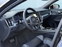 Volvo V60 T6 Automaat AWD Plus Black Edition | Nappa Leder/Open Grid Charcoal sportstoelen | 19 inch Lichtmetalen velgen Black | Extra getint glas | Trekhaak semi elektrisch inklapbaar | Elektrisch bediend en verwarmbare voorstoelen | Grafisch head-up display