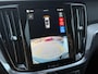 Volvo V60 T6 Automaat AWD Plus Black Edition | Nappa Leder/Open Grid Charcoal sportstoelen | 19 inch Lichtmetalen velgen Black | Extra getint glas | Trekhaak semi elektrisch inklapbaar | Elektrisch bediend en verwarmbare voorstoelen | Grafisch head-up display