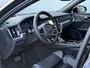 Volvo V60 T6 AWD AUT8 350PK Plus Black Edition | Nappa Leder/Open Grid Charcoal sportstoelen | 19" Lichtmetalen velgen Black | Extra getint glas | Trekhaak semi elektrisch inklapbaar | Elektrisch bediend en verwarmbare voorstoelen | Grafisch head-up display