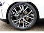 Volvo ES90 Single Motor Extended Range Ultra 92 kWh Elektrochromatisch Panoramadak | Actieve luchtvering met FOUR-C | Chrome Pack | Hogeresolutie Pixel-Lampen | Bowers & Wilkins Audiosysteem | 22" 5-Y-spaaks Glossy Black Diamond Cut | 4-Zone Electronic Climate Control | Soft Close | 360°-camera met 3D-weergave | Volvo Guard Alarm | BLIS™ (Blind Spot Information System) | Elektrisch Verstelbare Stuurkolom | Head-up Display | Massagefunctie Voorstoelen | Voorstoelen Verwarmbaar | Achterbank Verwarmbaar | Stuurverwarming | Stoelventilatie