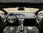 Volvo V40 1.6 T4 R-Design *Panoramadak* 180PK / BLIS / Adapt. Cruise / Afn. Trekhaak / Stoelverwarming / Camera / Org.NL!