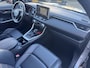 Toyota RAV4 2.5 Plug-in Hybrid AWD BI-TONE PLUS TREKHAAK 1500KG TREKGEW LEER STOELKOELING/VERWARMING PARK-SENSOREN 360-CAMERA 4S-BANDEN JBL-AUDIO HEAD-UP