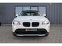 BMW X1 SDrive18i Executive * Pano * Navi * Xenon * 18" Breedset * Trekhaak * Mooie frisse auto