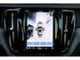Volvo XC60 T6 Recharge AWD Ultra Dark - Panorama/schuifdak - IntelliSafe Assist & Surround - 360º Camera - Harman/Kardon audio - Adaptieve LED koplampen - Verwarmde voorstoelen, stuur & achterbank - Parkeersensoren voor & achter - Elektr. bedienb. voorstoelen met geheugen - Head up display - Draadloze tel. lader - Elektr. inklapbare trekhaak - 20' LMV