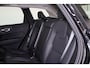 Volvo XC60 T6 Recharge AWD Ultra Dark - Panorama/schuifdak - IntelliSafe Assist & Surround - 360º Camera - Harman/Kardon audio - Adaptieve LED koplampen - Verwarmde voorstoelen, stuur & achterbank - Parkeersensoren voor & achter - Elektr. bedienb. voorstoelen met geheugen - Head up display - Draadloze tel. lader - Elektr. inklapbare trekhaak - 20' LMV