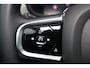 Volvo V90 T6 Recharge AWD Plus Dark - IntelliSafe Assist & Surround - 360º Camera - Harman/Kardon audio - Adaptieve LED koplampen - Verwarmde voorstoelen, stuur & achterbank - Parkeersensoren voor & achter - Elektr. bedienb. voorstoelen met geheugen - Extra getint glas - Elektr. inklapbare trekhaak - 19' LMV