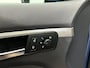 Volkswagen Touran Occasion | Blauw | Tweedehands Volkswagen Touran | 7-zits | Airco | Cruisecontrol | Panoramadak