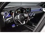 Mercedes-Benz A-klasse 180 Business Solution AMG | Pano | Sfeerverlichting | Camera | Stoelen Elektr. + Memory | Stoelverwarming | Orig. NL |