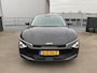 Kia EV6 Light Edition 63 kWh NL-auto, boekjes compleet, 1e eigen., Stoel- & stuurwielverwarming, navigatie, Apple CarPlay/Android Auto, adaptieve cruise control, keyless, PDC v&a, V2L
