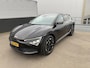 Kia EV6 Light Edition 63 kWh NL-auto, boekjes compleet, 1e eigen., Stoel- & stuurwielverwarming, navigatie, Apple CarPlay/Android Auto, adaptieve cruise control, keyless, PDC v&a, V2L