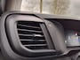 Opel Vivaro-e Electric L2 75 kWh 136pk | 8 jaar garantie | 0% financial lease | Multimedia | Apple Carplay | Android Auto | Achteruitrijcamera | Parkeersensoren voor en achter | Digital cockpit | Stuurwielbediening | Scheidingswand comfort | Bestuurdersstoel comfort | Bank voorpassagiers | Reservewiel | van €46.550 voor €39.750 ex. BTW rijklaar