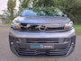 Opel Vivaro-e Electric L3 75 kWh 136pk | 8 jaar garantie | 0% financial lease | Multimedia | Apple Carplay | Android Auto | Achteruitrijcamera | Parkeersensoren voor en achter | Digitale cockpit | Stuurwielbediening | Tussenwand comfort met raam | Bestuurdersstoel comfort | Bank voorpassagiers | Reservewiel | van €47.444 voor €40.550