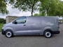 Opel Vivaro-e Electric L3 75 kWh 136pk | 8 jaar garantie | 0% financial lease | Multimedia | Apple Carplay | Android Auto | Achteruitrijcamera | Parkeersensoren voor en achter | Digitale cockpit | Stuurwielbediening | Tussenwand comfort met raam | Bestuurdersstoel comfort | Bank voorpassagiers | Reservewiel | van €47.444 voor €40.550