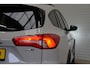 Ford Focus Wagon 1.0 EcoB. Hybrid Active X / Virtual Cockpit / Winterpack / NL Auto / Trekhaak / Nieuwstaat / Rijklaar!
