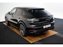 Porsche Cayenne Coupé 3.0 E-Hybrid Trekhaak - Comfortstoelen - Stoelventilatie/verwarming - Adaptieve luchtvering - Achterasbesturing - Head up - Privacy glas - Adaptieve cruise control - BOSE - ParkAssistent -