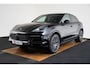 Porsche Cayenne Coupé 3.0 E-Hybrid Trekhaak - Comfortstoelen - Stoelventilatie/verwarming - Adaptieve luchtvering - Achterasbesturing - Head up - Privacy glas - Adaptieve cruise control - BOSE - ParkAssistent -