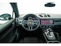 Porsche Cayenne Coupé 3.0 E-Hybrid Trekhaak - Comfortstoelen - Stoelventilatie/verwarming - Adaptieve luchtvering - Achterasbesturing - Head up - Privacy glas - Adaptieve cruise control - BOSE - ParkAssistent -