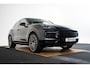 Porsche Cayenne Coupé 3.0 E-Hybrid Trekhaak - Comfortstoelen - Stoelventilatie/verwarming - Adaptieve luchtvering - Achterasbesturing - Head up - Privacy glas - Adaptieve cruise control - BOSE - ParkAssistent -