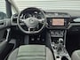 Volkswagen Touran 1.5 TSI R-Line Exclusive 7p,afn.Trekhaak,Navigatie,parkeersensoren/Camera,stoelverwarming,